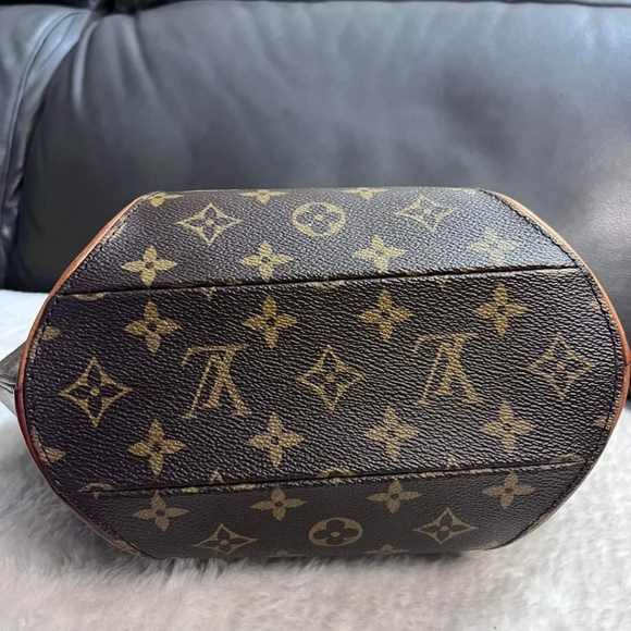 Louis Vuitton Ellipse PM - Picture 8 of 12